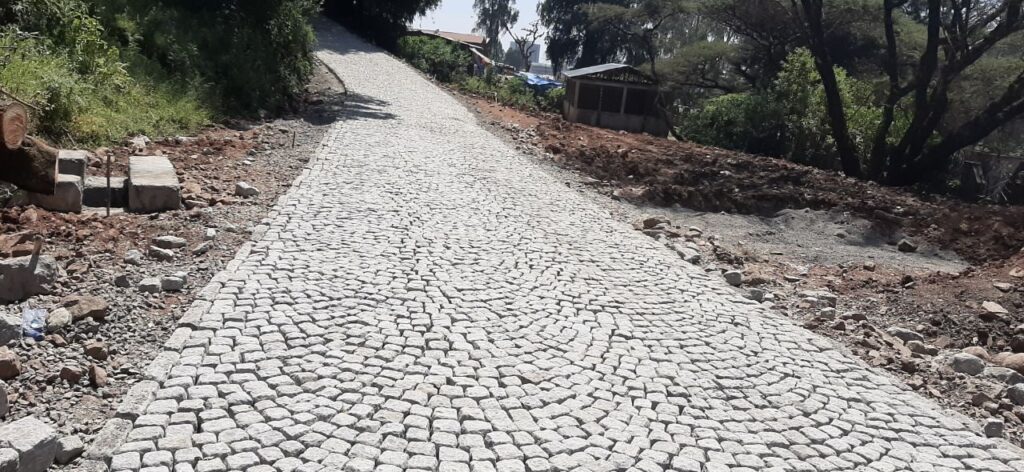 It is planned to build 90 km of cobbled roads in the fiscal year